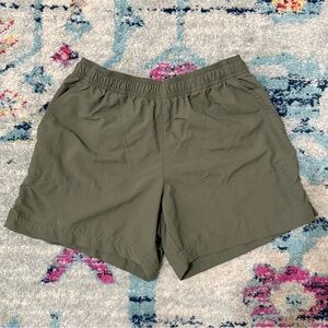 Columbia green hiking shorts